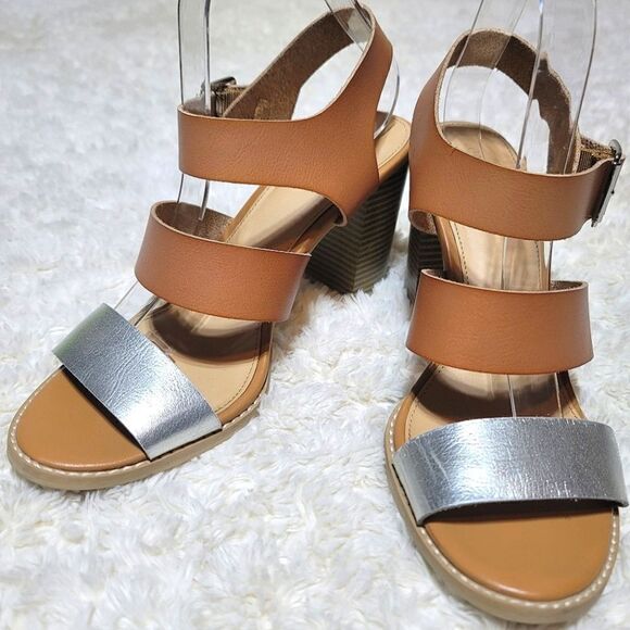 Old Navy Tan & Silver Block Heel Chunky Strap Heeled Sandal - Picture 2 of 8